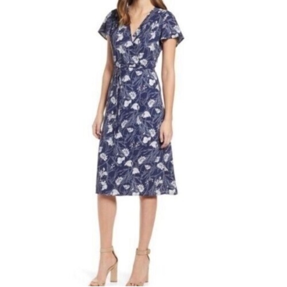 Leith Dresses & Skirts - Leith Womens Size M Blue Floral Wrap Dress Short Flutter Sleeve Knee Length